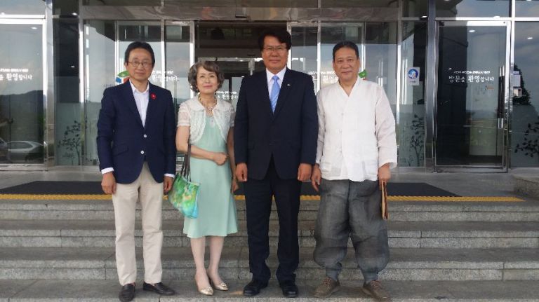 충북 제천시 시장님과 사업 설명미팅후 기념촬영
