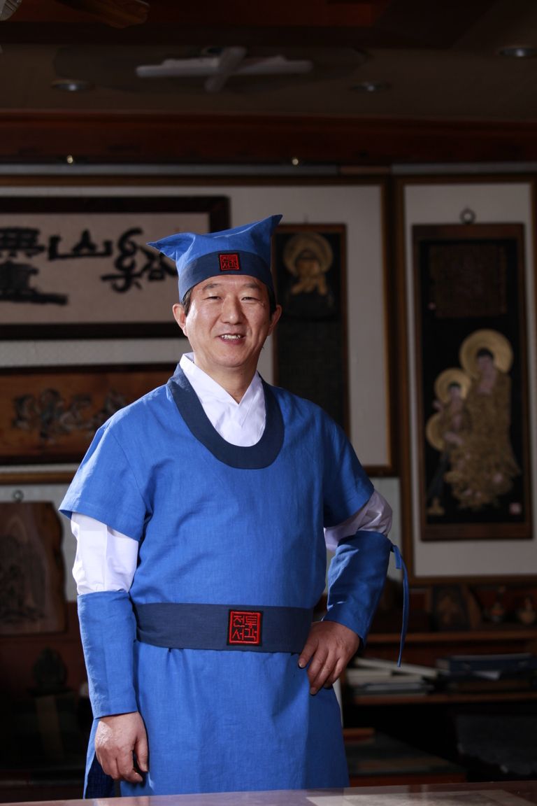 목선>김대식-사)한국전통서각예술협회 정회원.초대작가.한국전통서각예술문화원18기.        우당각연회초대회장.